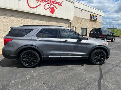 2022 Ford Explorer, $28790. Photo 9