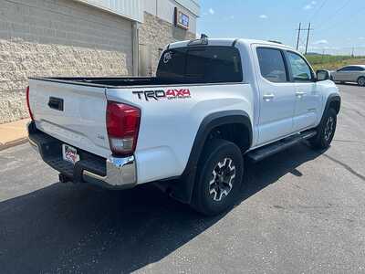 2017 Toyota Tacoma, $23810. Photo 7
