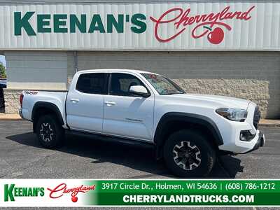 2017 Toyota Tacoma, $23810. Photo 1