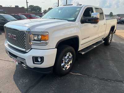 2017 GMC 3500 Crew Cab, $29755. Photo 4