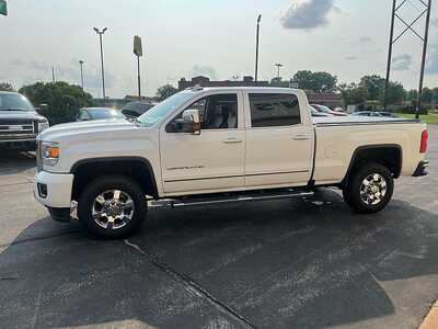 2017 GMC 3500 Crew Cab, $29755. Photo 5