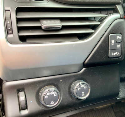 2015 Chevrolet Suburban, $20995. Photo 6