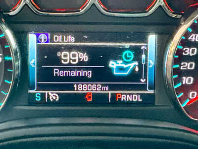 2018 Chevrolet Suburban, $18500. Photo 6