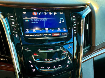 2017 Cadillac Escalade, $15995. Photo 8