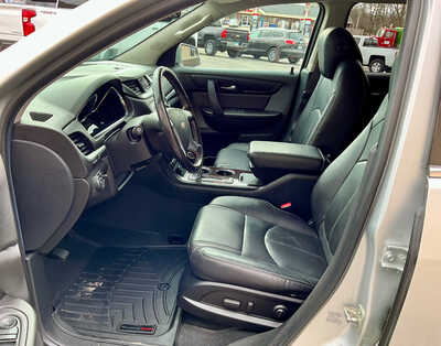 2017 Chevrolet Traverse, $15995. Photo 4