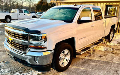 2017 Chevrolet 1500 Crew Cab, $19995. Photo 3