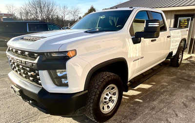 2020 Chevrolet 2500 Crew Cab, $31995. Photo 3