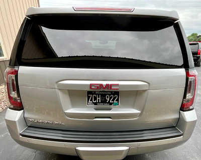 2017 GMC Yukon XL, $16988. Photo 4