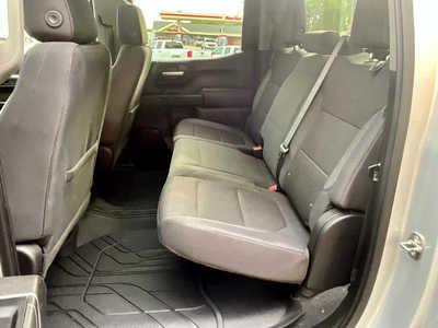 2019 Chevrolet 1500 Crew Cab, $28995. Photo 7