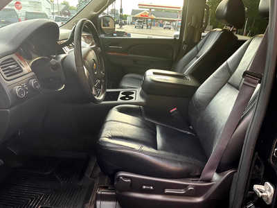 2013 Chevrolet Avalanche, $14995. Photo 7