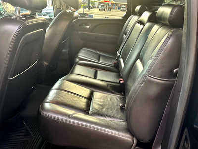 2013 Chevrolet Avalanche, $14995. Photo 8