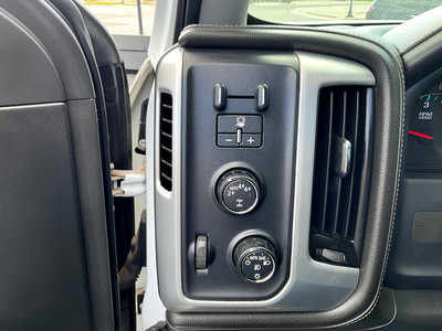 2017 GMC 1500 Crew Cab, $21999. Photo 10