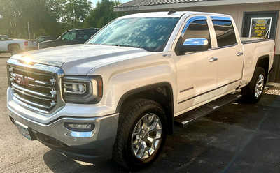 2017 GMC 1500 Crew Cab, $21999. Photo 3