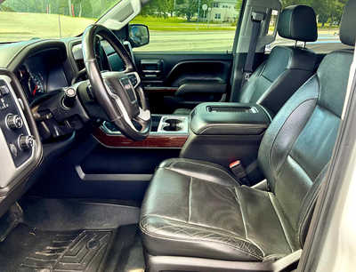 2017 GMC 1500 Crew Cab, $21999. Photo 5