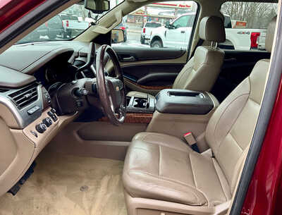 2017 Chevrolet Suburban, $15495. Photo 4