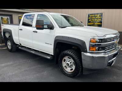 2018 Chevrolet 2500 Crew Cab, $22495. Photo 1