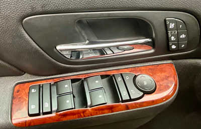 2013 Chevrolet Avalanche, $11995. Photo 9