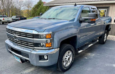 2015 Chevrolet 2500 Ext Cab, $24995. Photo 4