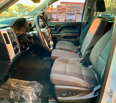 2017 GMC 1500 Crew Cab, $19988. Photo 4