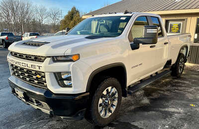 2021 Chevrolet 2500 Ext Cab, $27995. Photo 3