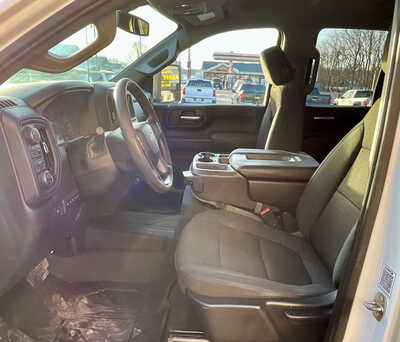 2021 Chevrolet 2500 Ext Cab, $27995. Photo 5