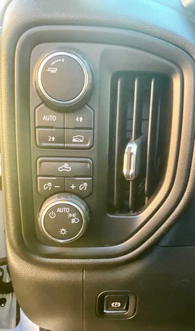 2019 Chevrolet 1500 Ext Cab, $18500. Photo 10