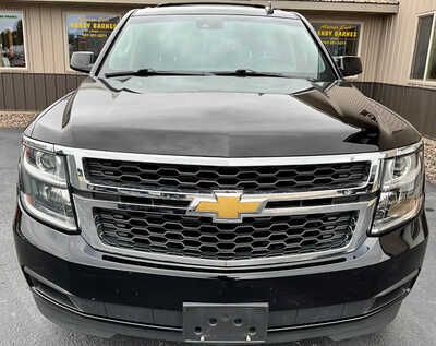 2018 Chevrolet Suburban, $13994. Photo 2
