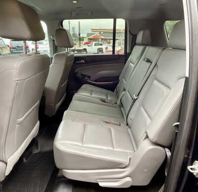 2018 Chevrolet Suburban, $13994. Photo 5