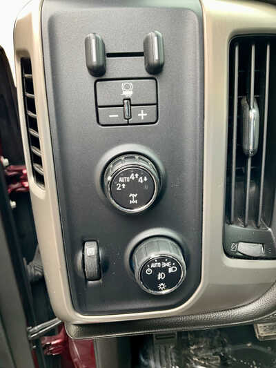 2017 GMC 1500 Crew Cab, $20500. Photo 9