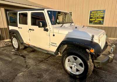 2012 Jeep Wrangler Unlimited, $8995. Photo 3