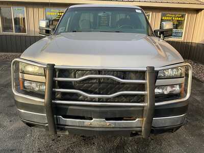 2006 Chevrolet 2500 Ext Cab, $14995. Photo 2