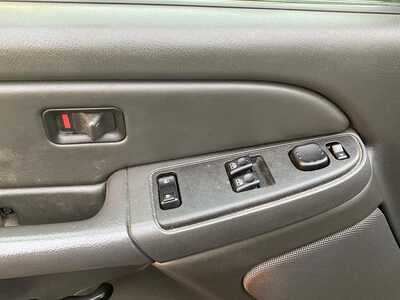 2006 Chevrolet 2500 Ext Cab, $14995. Photo 9