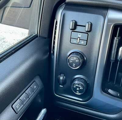 2015 Chevrolet 1500 Crew Cab, $16995. Photo 10
