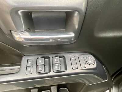 2015 Chevrolet 1500 Crew Cab, $12488. Photo 6