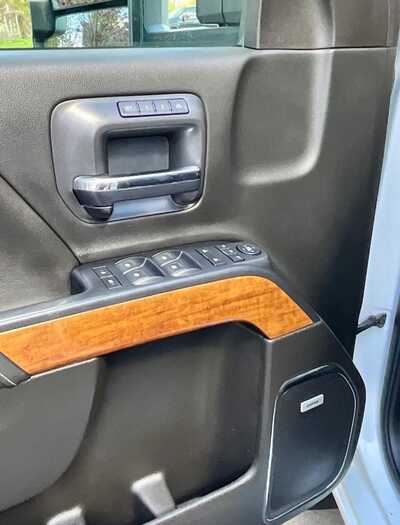2019 Chevrolet 2500 Crew Cab, $32995. Photo 9
