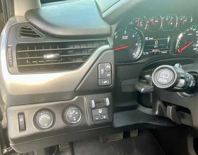2016 Chevrolet Suburban, $0. Photo 10
