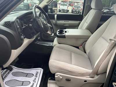 2009 Chevrolet 1500 Crew Cab, $4995. Photo 4