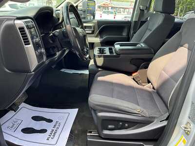 2018 Chevrolet 3500 Crew Cab, $16995. Photo 4
