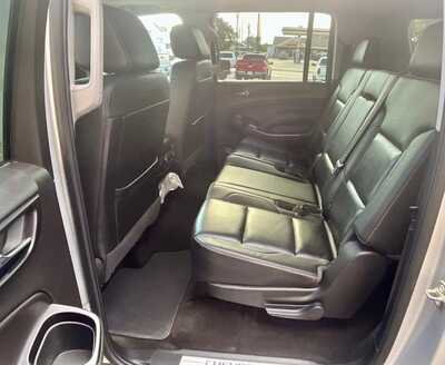 2018 Chevrolet Suburban, $18995. Photo 4
