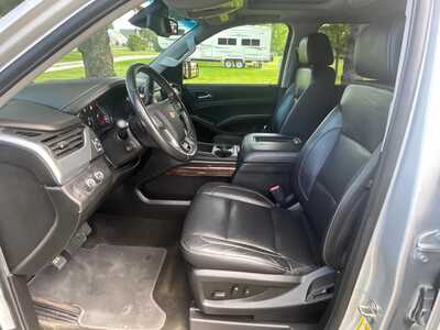 2018 Chevrolet Suburban, $18995. Photo 7