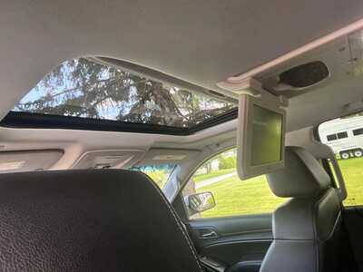 2018 Chevrolet Suburban, $18995. Photo 8