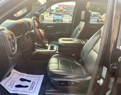 2019 Chevrolet 1500 Crew Cab, $19995. Photo 4