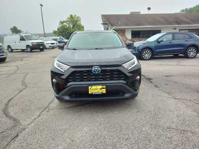 2020 Toyota RAV4, $22995. Photo 3