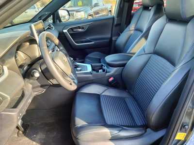 2020 Toyota RAV4, $21845. Photo 9