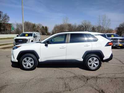 2019 Toyota RAV4, $25450. Photo 5