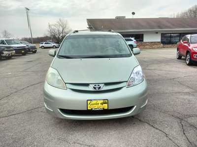 2006 Toyota Sienna, $4995. Photo 3