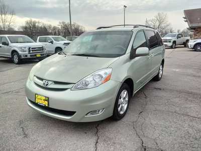2006 Toyota Sienna, $4995. Photo 4
