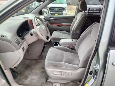 2006 Toyota Sienna, $4995. Photo 9