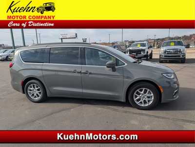 2022 Chrysler Pacifica, $22495. Photo 1