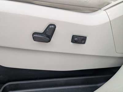 2014 Chrysler Town & Country, $7995. Photo 12